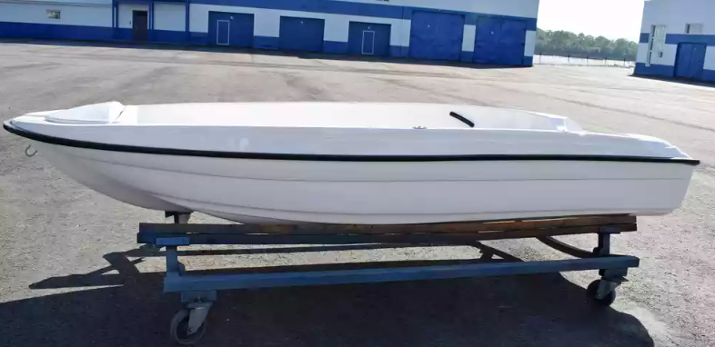 Стеклопластиковая лодка Пингвин (тримаран) в Ростове-на-Дону