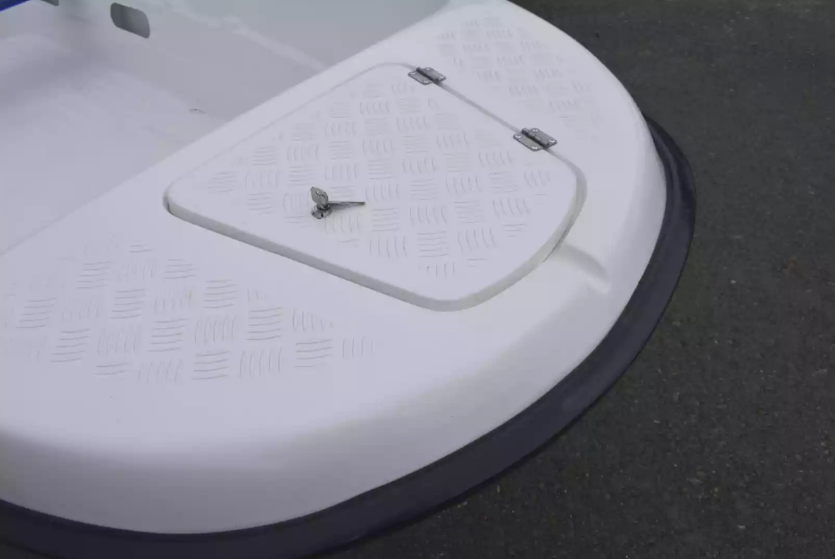 Стеклопластиковая лодка Пингвин New (тримаран) в Ростове-на-Дону