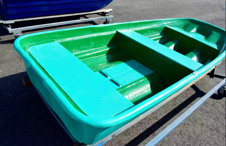 Стеклопластиковая лодка Старт (тримаран) в Ростове-на-Дону