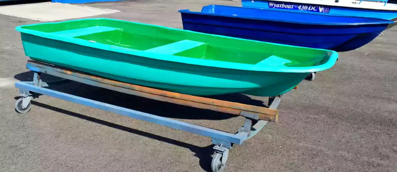 Стеклопластиковая лодка Старт (тримаран) в Ростове-на-Дону