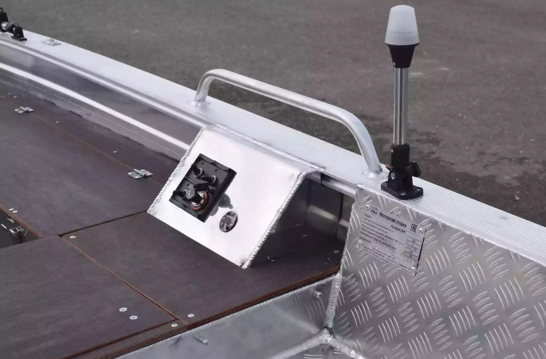 Алюминиевая лодка Wyatboat-390РМ в Ростове-на-Дону