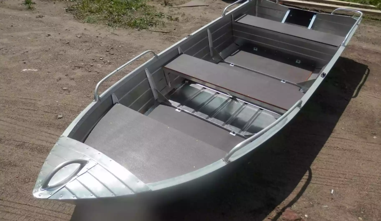 Алюминиевая лодка Вятка-Профи 32 в Ростове-на-Дону