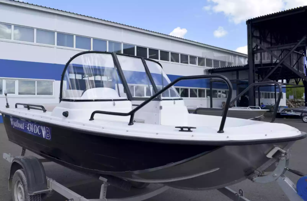 Комбинированный катер Wyatboat-430 DC в Ростове-на-Дону Комбинированный катер Wyatboat-430 DC в Ростове-на-Дону