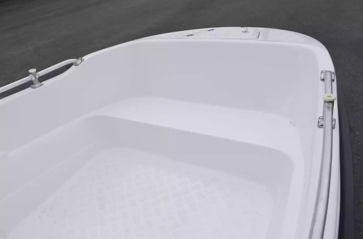 Стеклопластиковая лодка Пингвин New (тримаран) в Ростове-на-Дону