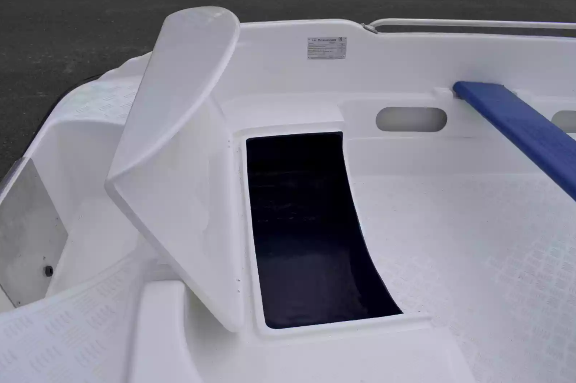 Стеклопластиковая лодка Пингвин New (тримаран) в Ростове-на-Дону