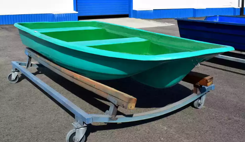 Стеклопластиковая лодка Старт (тримаран) в Ростове-на-Дону