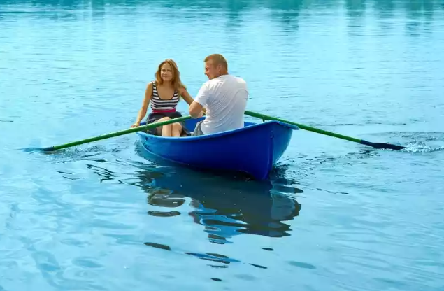 Стеклопластиковая лодка Дельфин в Ростове-на-Дону