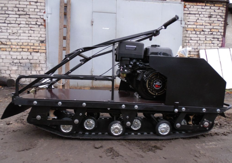 Мотобуксировщик AhtaR Зима 15 л/с с вариатором в Ростове-на-Дону