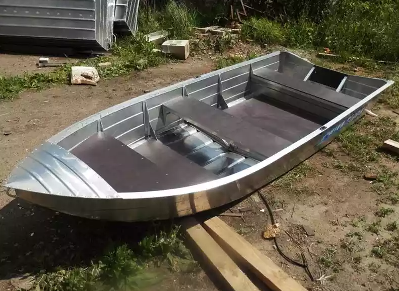 Алюминиевая лодка Вятка-Профи 37 в Ростове-на-Дону
