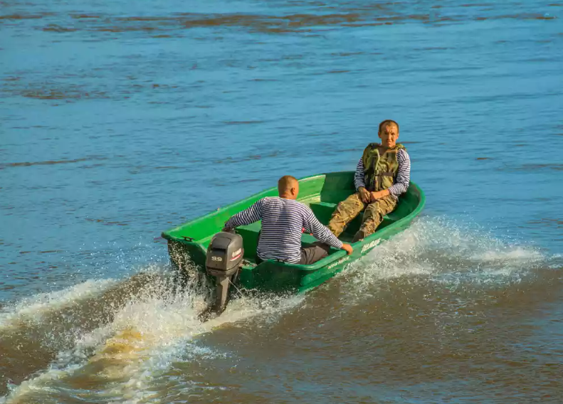 Стеклопластиковая лодка Neman-340 (тримаран) в Ростове-на-Дону