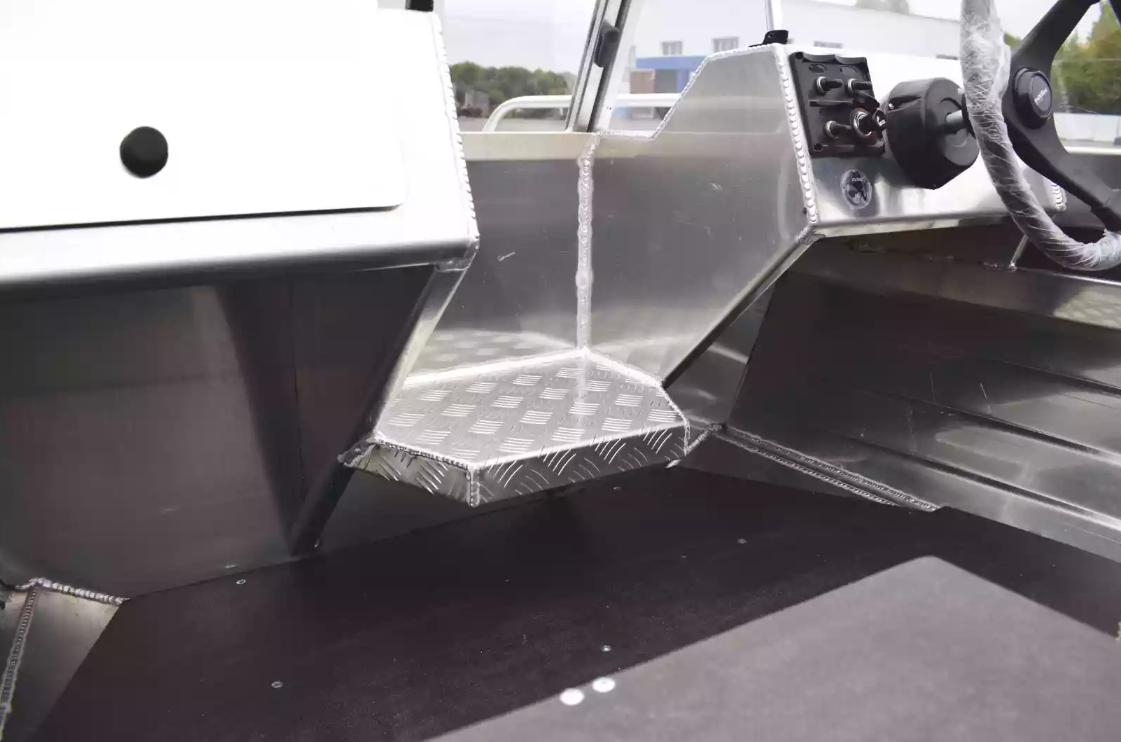 Алюминиевая лодка  Neman-400 PRO в Ростове-на-Дону