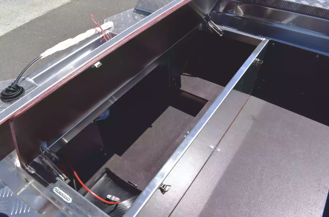 Алюминиевая лодка Wyatboat-390 DCM в Ростове-на-Дону