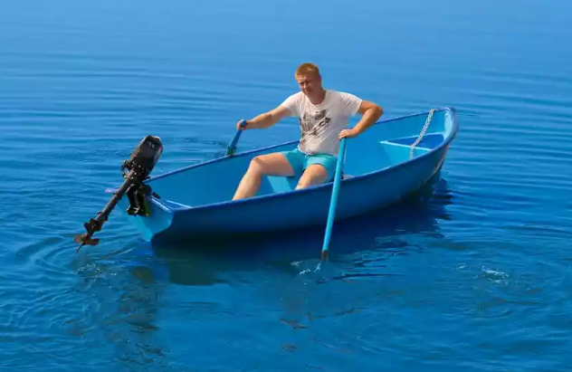 Стеклопластиковая лодка Омуль в Ростове-на-Дону