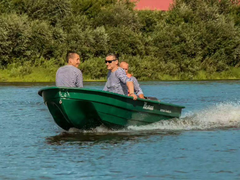 Стеклопластиковая лодка Neman-340 (тримаран) в Ростове-на-Дону