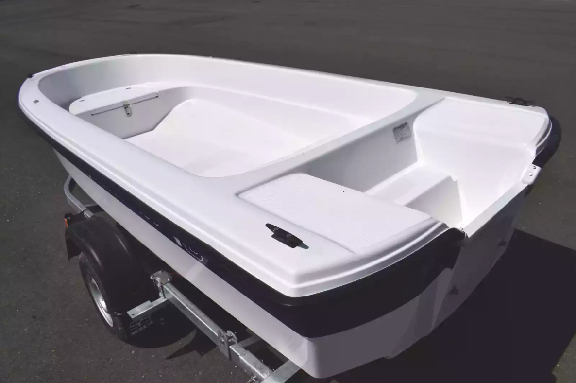 Стеклопластиковая лодка Wyatboat 430 тримаран в Ростове-на-Дону