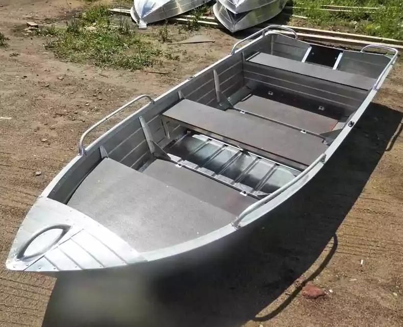 Алюминиевая лодка Вятка-Профи 37 в Ростове-на-Дону