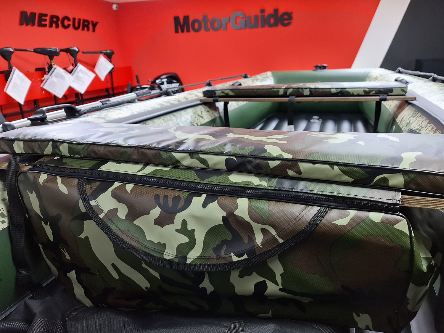 КОМПЛЕКТ МЯГКИХ НАКЛАДОК С СУМКОЙ ДЛЯ ЛОДОК 105Х20 КАМУФЛЯЖ в Ростове-на-Дону