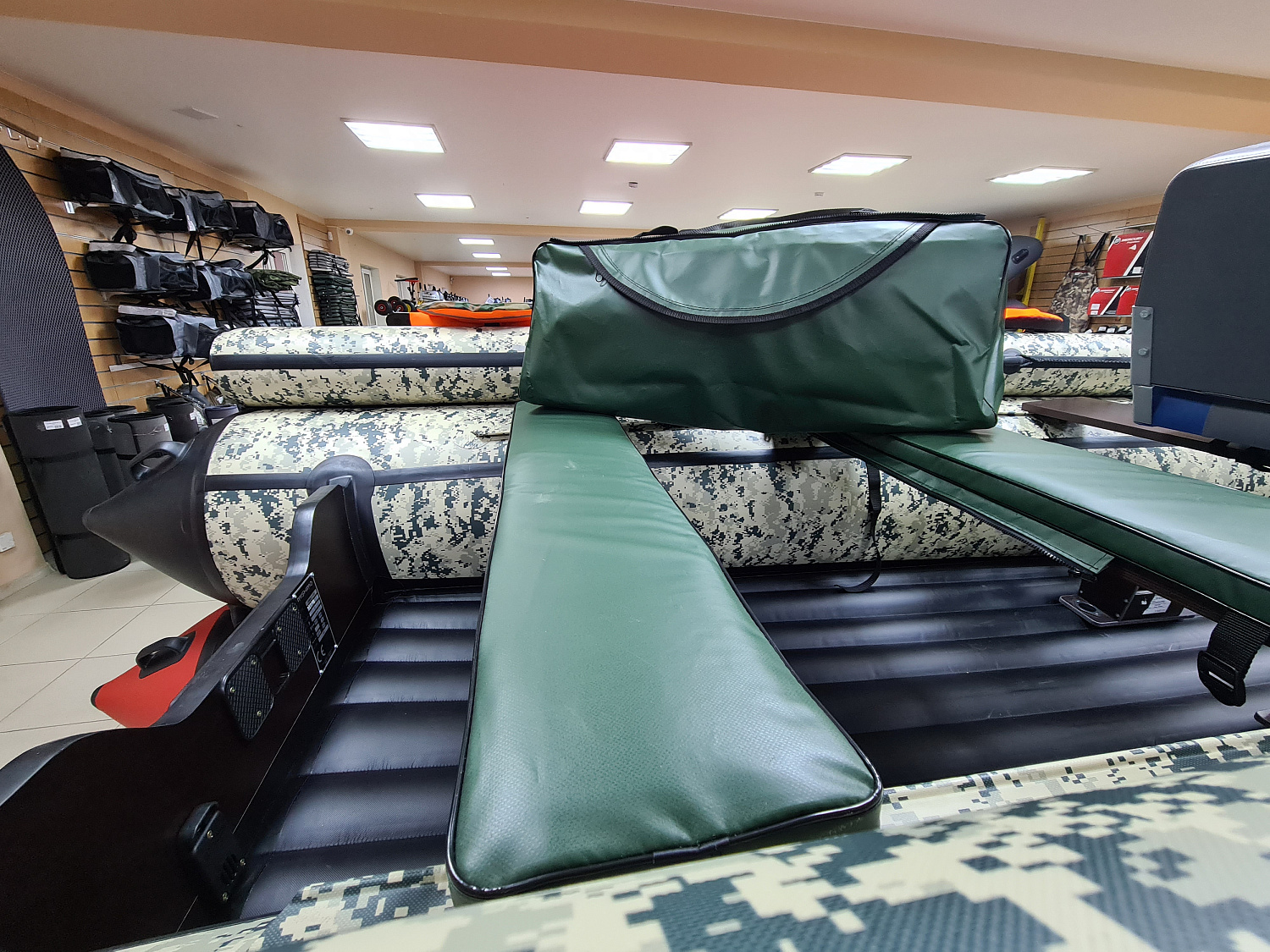 КОМПЛЕКТ МЯГКИХ НАКЛАДОК С СУМКОЙ ДЛЯ ЛОДОК 110Х20 ЗЕЛЕНЫЙ в Ростове-на-Дону