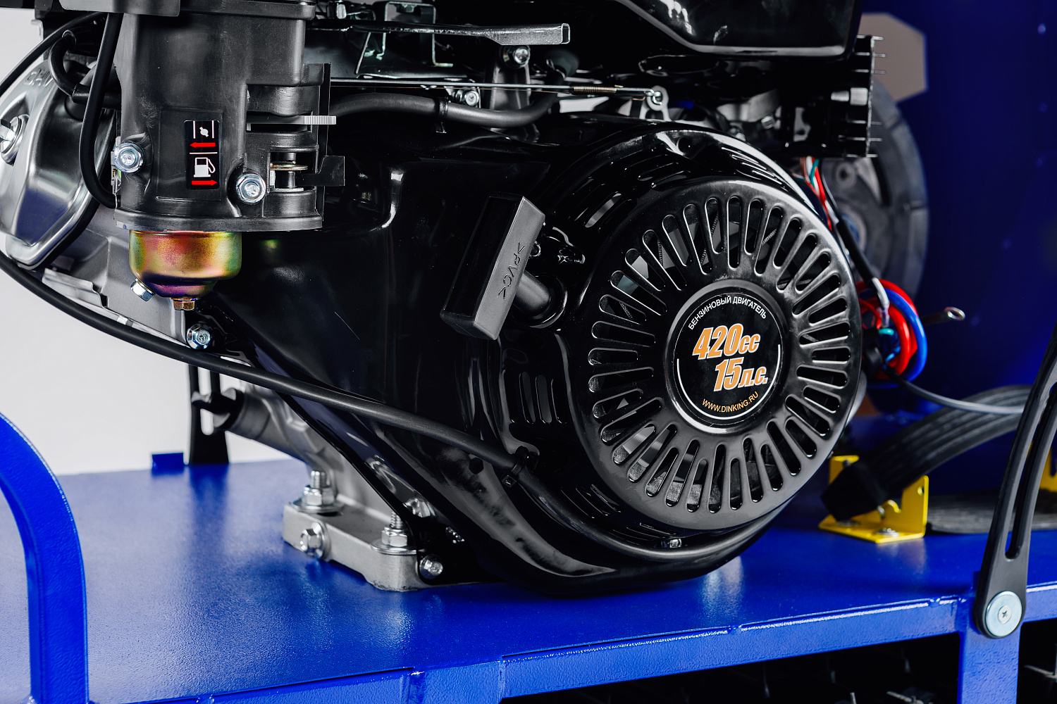 Мотобуксировщик SNOW DOG 17 с эл. запуском (DINKING) в Ростове-на-Дону