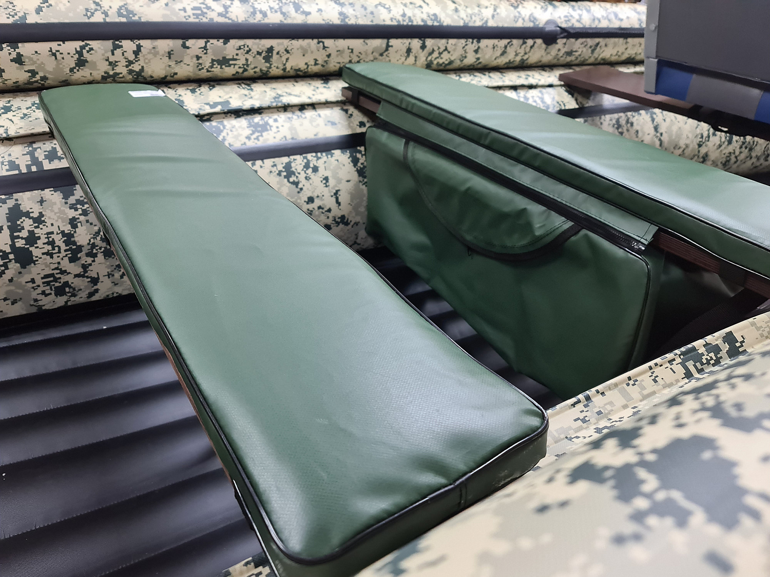 КОМПЛЕКТ МЯГКИХ НАКЛАДОК С СУМКОЙ ДЛЯ ЛОДОК 110Х20 ЗЕЛЕНЫЙ в Ростове-на-Дону