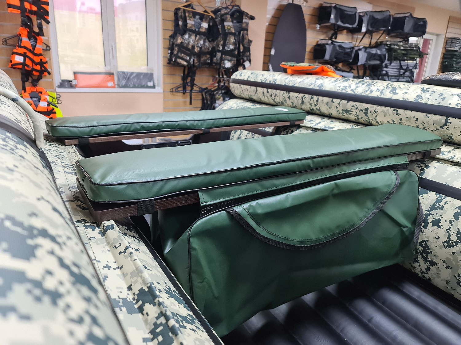 КОМПЛЕКТ МЯГКИХ НАКЛАДОК С СУМКОЙ ДЛЯ ЛОДОК 110Х20 ЗЕЛЕНЫЙ в Ростове-на-Дону