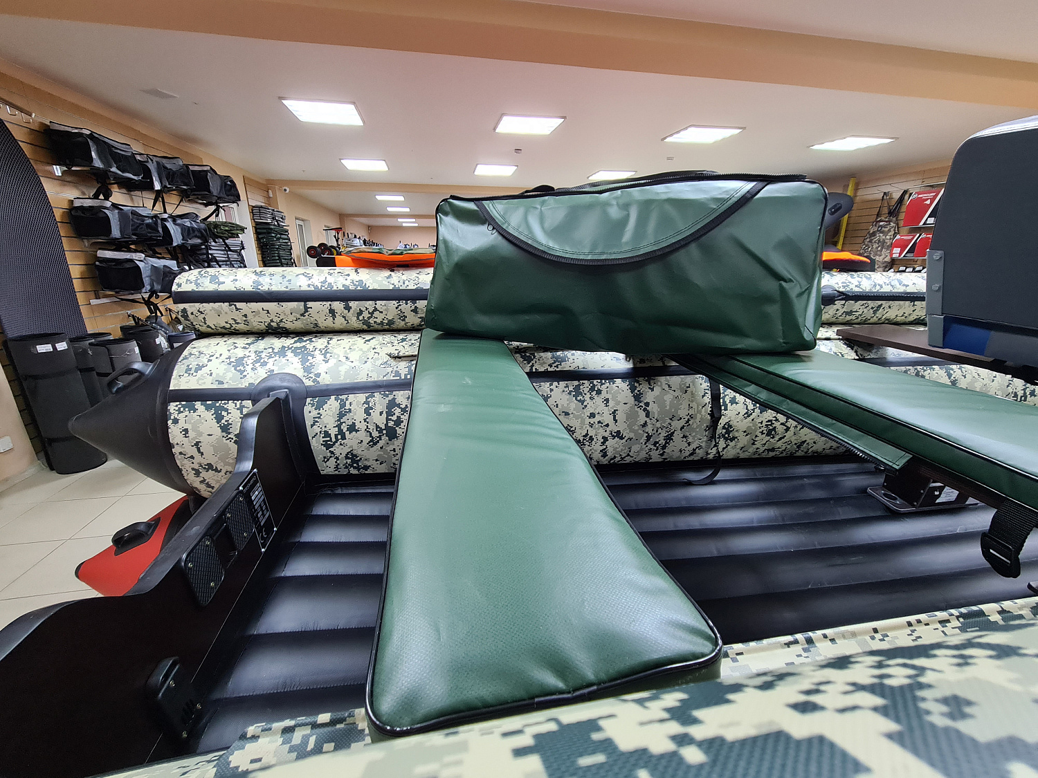 КОМПЛЕКТ МЯГКИХ НАКЛАДОК С СУМКОЙ ДЛЯ ЛОДОК 110Х20 ЗЕЛЕНЫЙ в Ростове-на-Дону